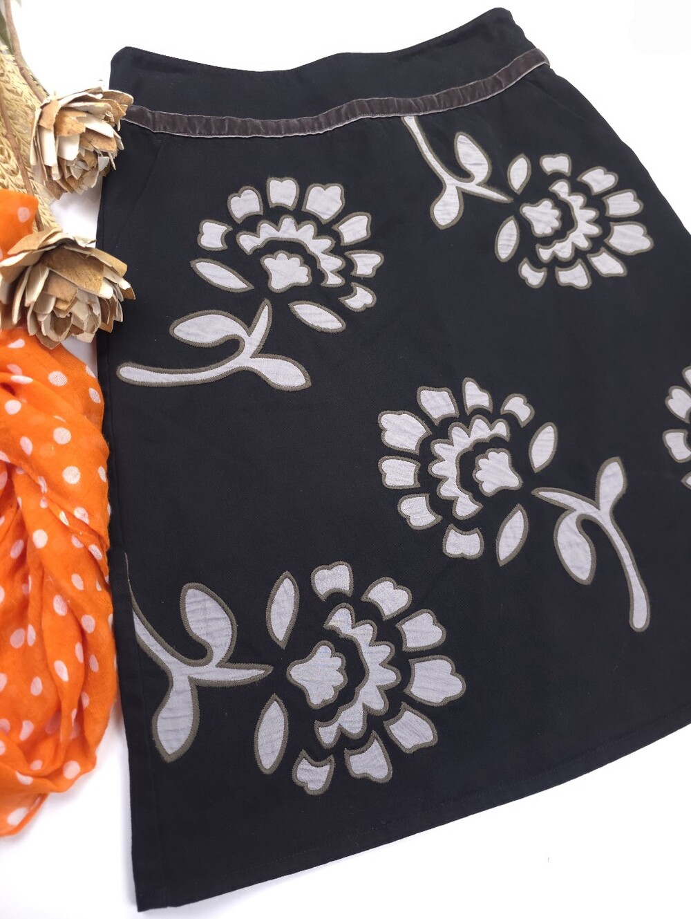 Boden Black Skirt with Light Gray Floral Cotton Skirt Sz 8R